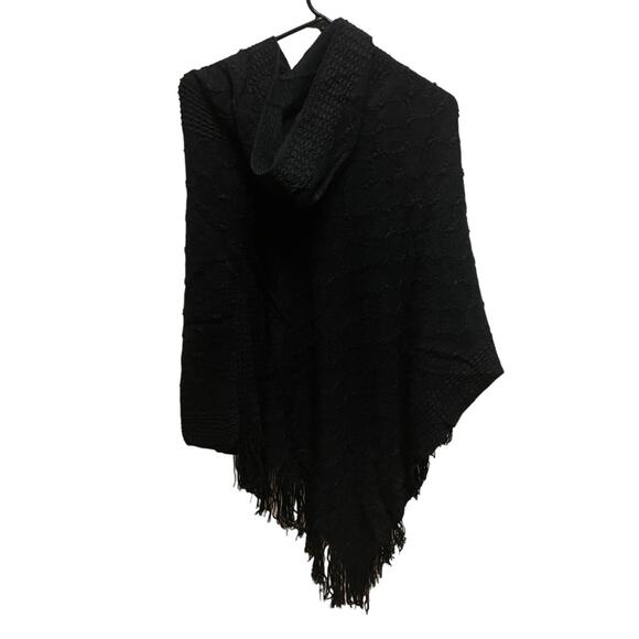 Bon Voyage Black Asymmetrical Fringe Hooded Poncho Sweater Small NWT - Picture 5 of 6